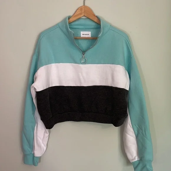 Crop Sweater - Picture 3 of 5